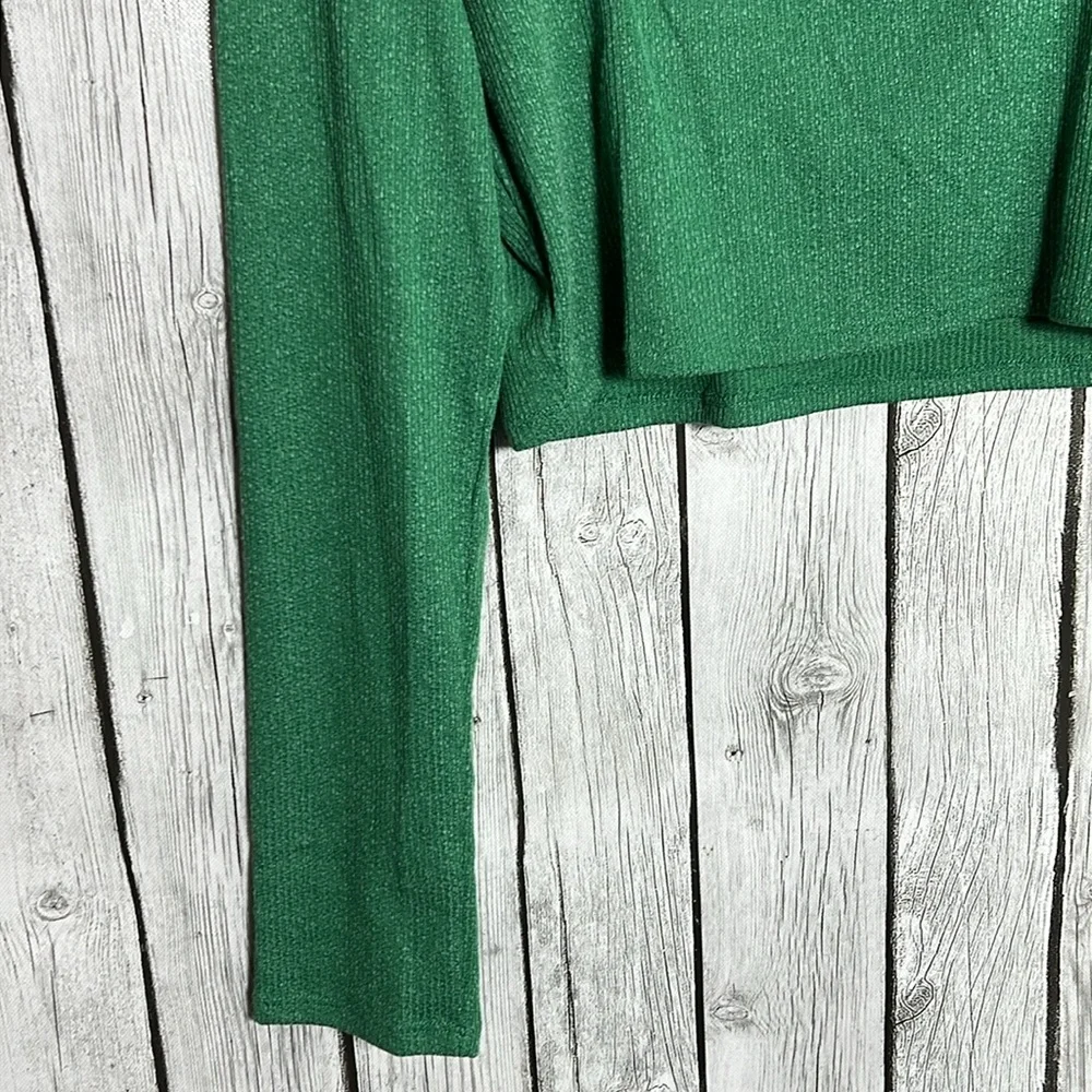 PrettyLittleThing Shape Green Khaki Rib Marl scoop neck long sleeve crop top 14